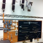 Conjunto de equipamentos utilizados na transmissão elétrica em alta tensão (598x800)